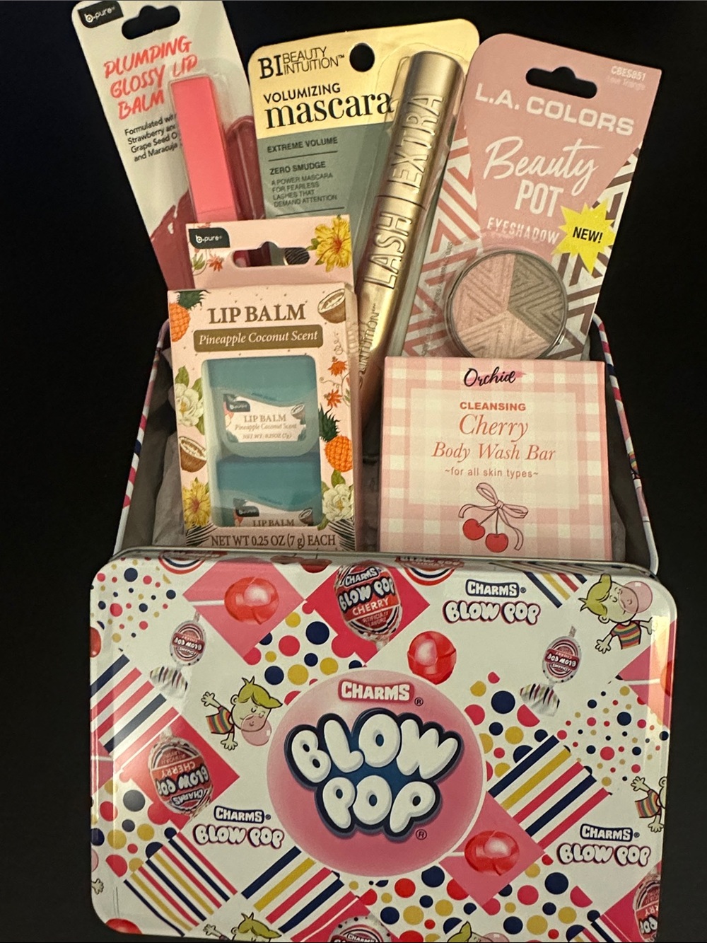 Gift set Charms Blow Pop Tin with Assorted Bath & Beauty Items lip balm 🆕